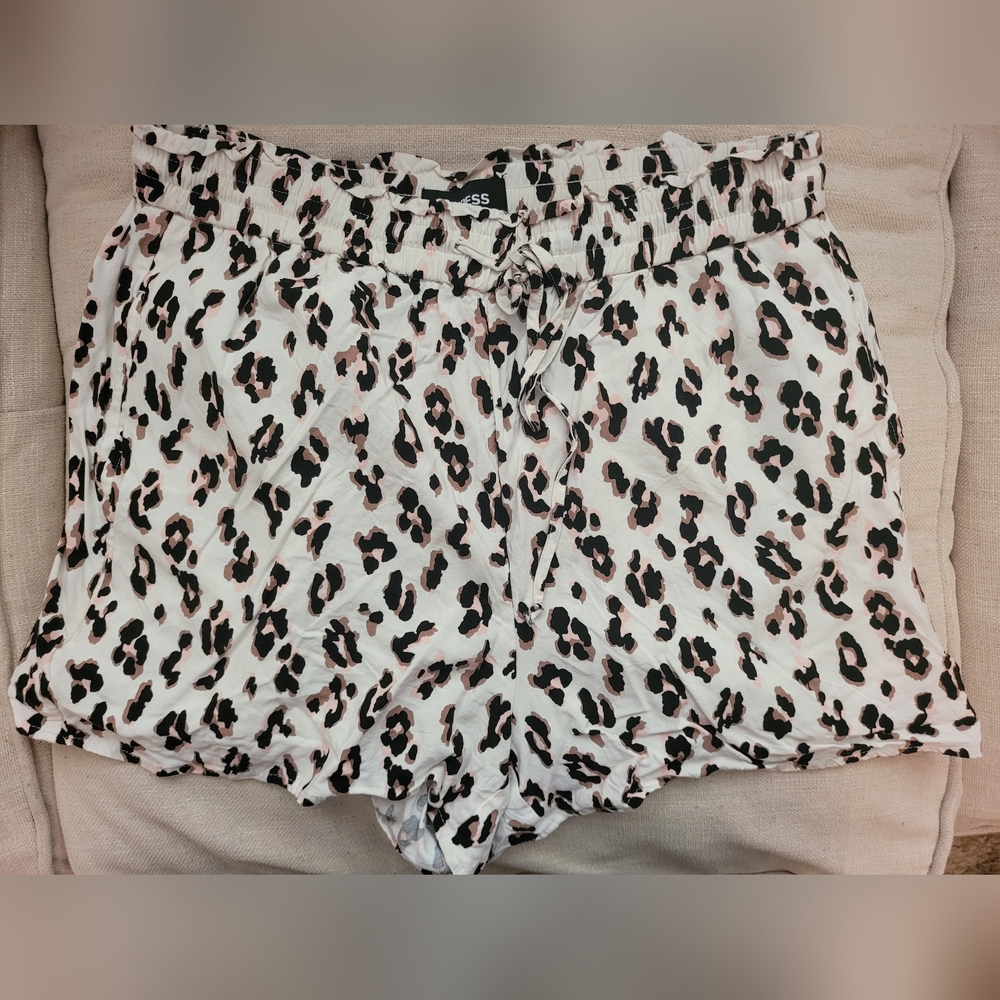 Express leopard print shorts M